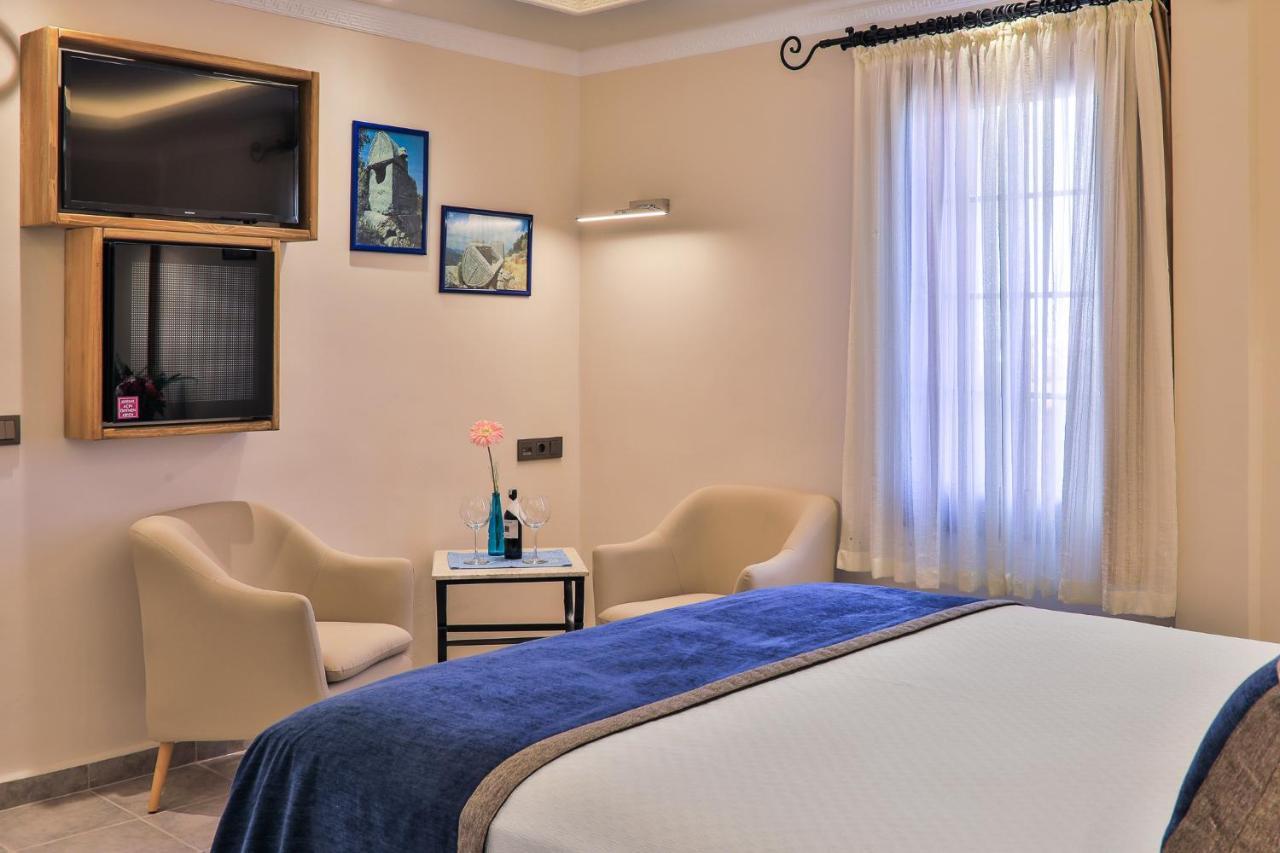 Hadrian Hotel 카스 외부 사진